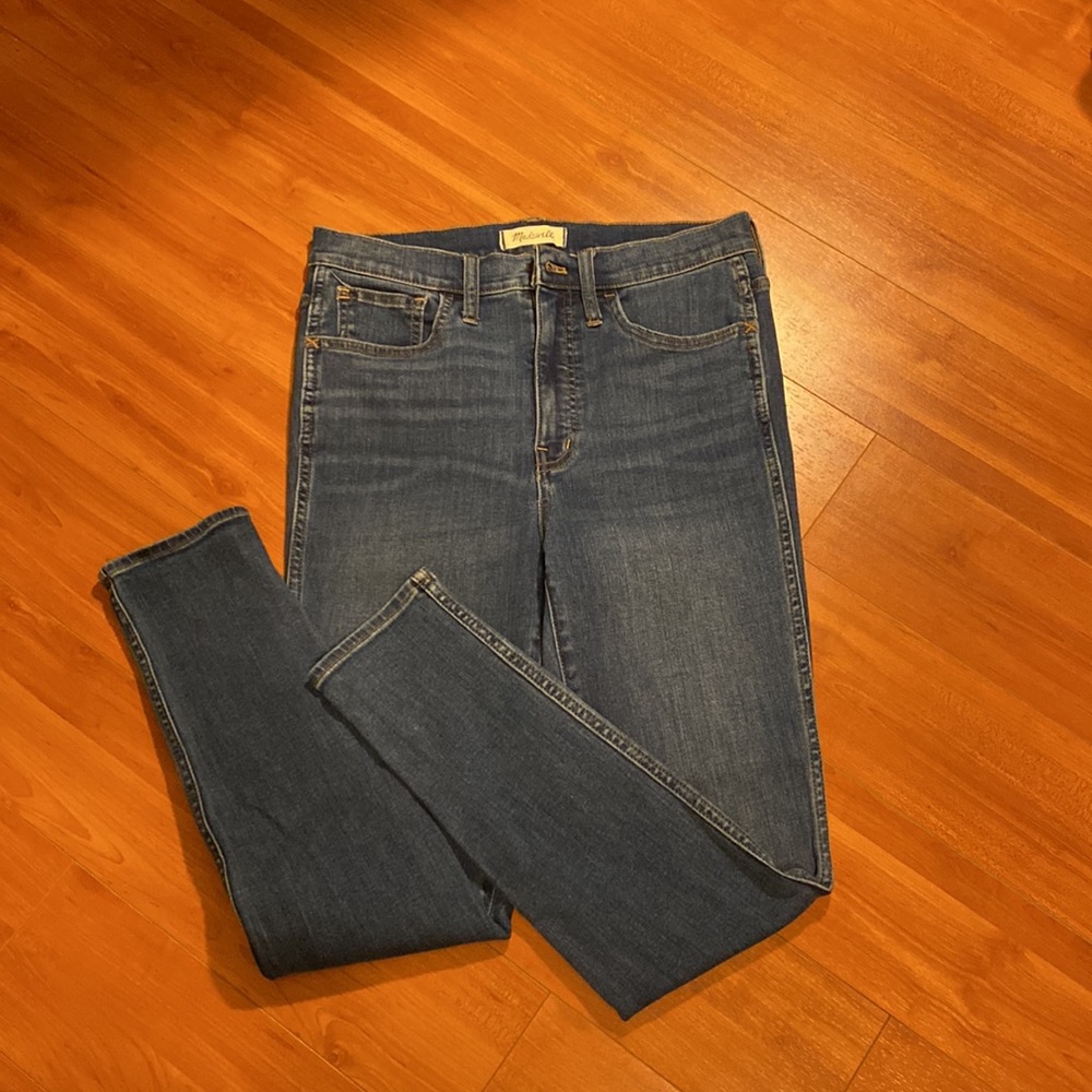 Madewell Medium wash 10” roadtripper skinny jean. Size 28 Great condition!